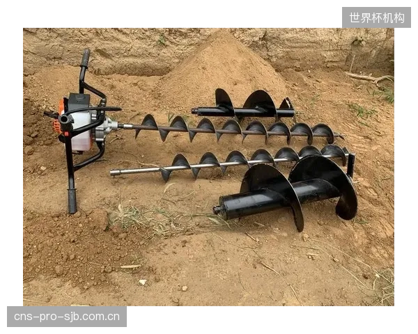 圆石滩的数字化革新：ToroProCore648深层打孔机如何基于实时土壤盐分数据，调整作业深度以抵御海风侵蚀